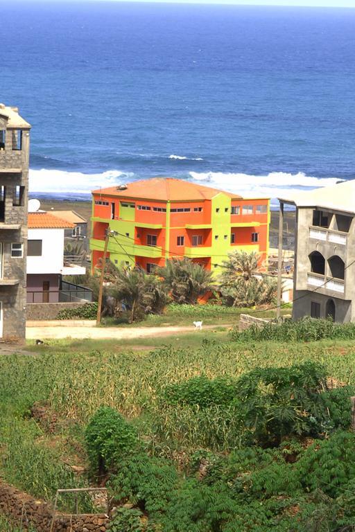 Residencial Sintanton Trekking Hotel Ponta Do Sol Buitenkant foto