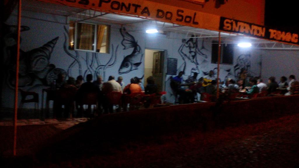 Residencial Sintanton Trekking Hotel Ponta Do Sol Buitenkant foto